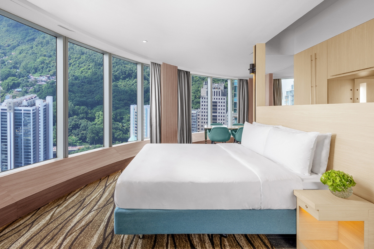 Deluxe Corner Room