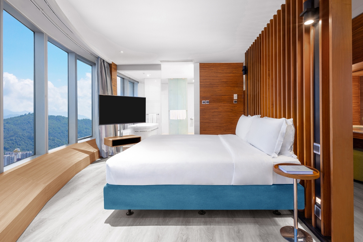 Premier Corner Room